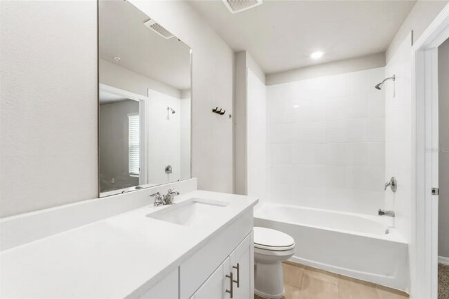 Foto del edificio - Charming 3-Bed Oasis in Ocoee: Spacious 1574 sq. ft. Townhouse with 2.5 Baths!