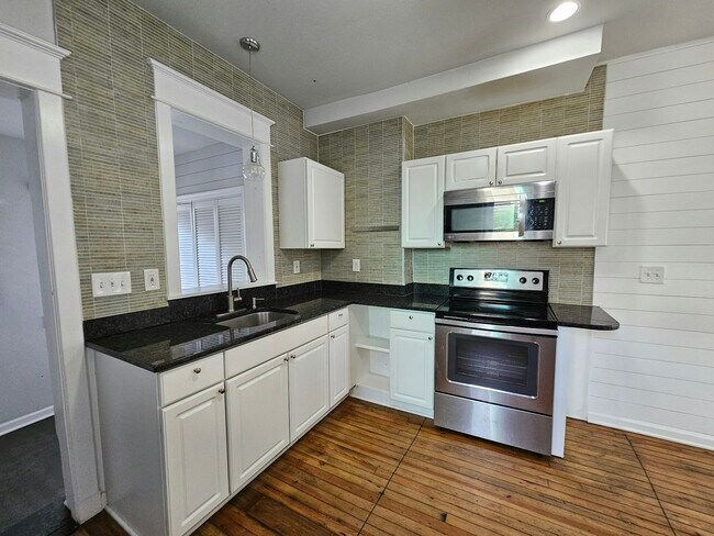 Foto del edificio - 356 W Wilkes Barre St