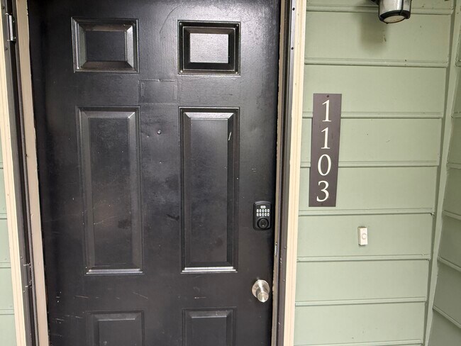 Foto del edificio - 1103 Canyon Point Cir