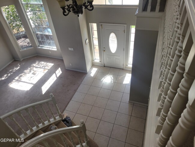 Building Photo - 6515 Wind Ridge Dr