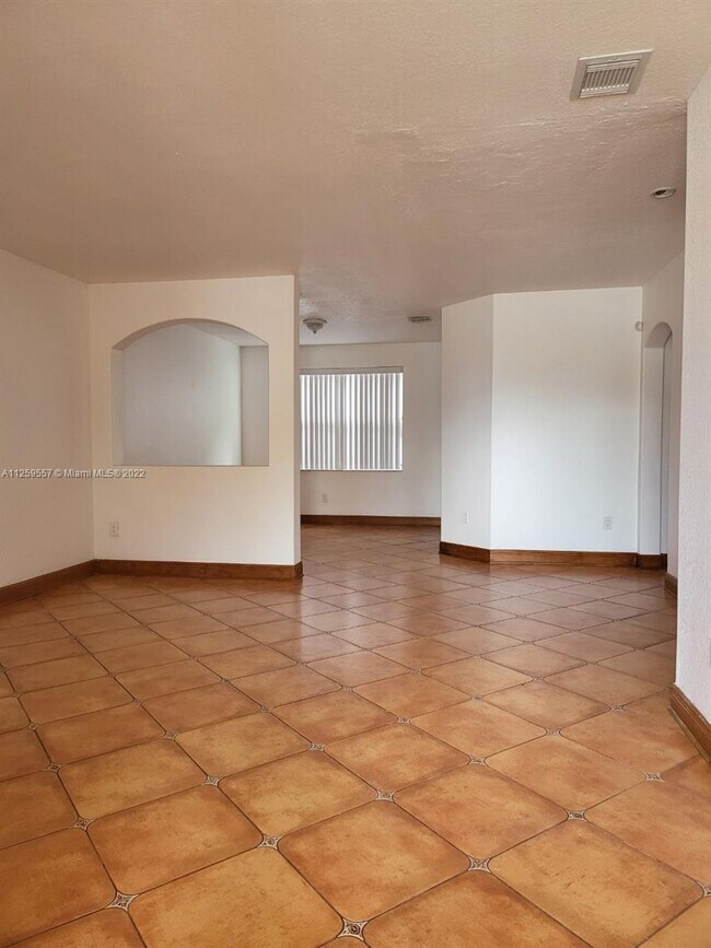 Building Photo - 11242 NW 74th Terrace