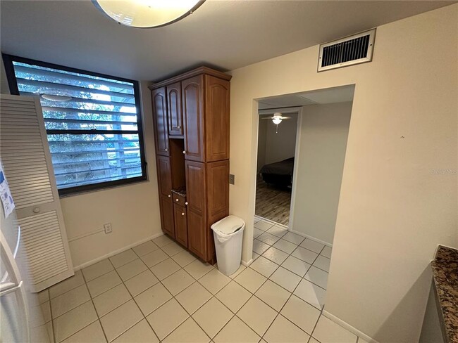 Foto del edificio - 645 Woodlawn Dr