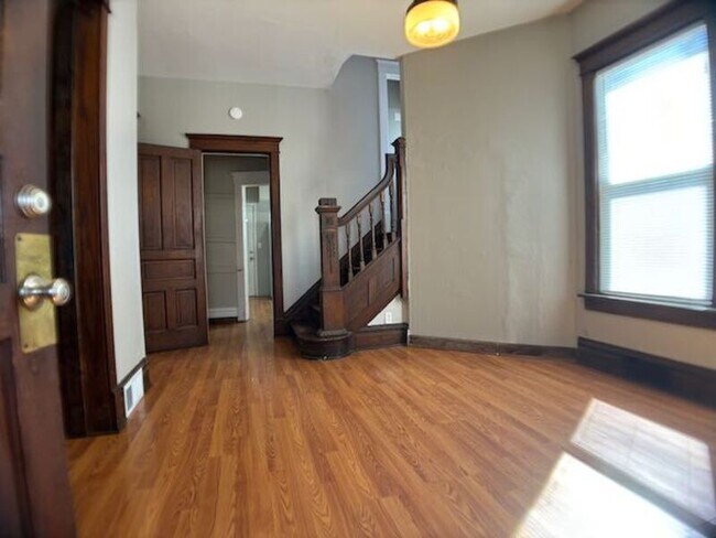 Building Photo - 1010 N Elmwood Ave