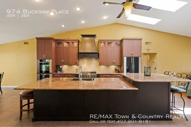 Foto del edificio - Longwood Lakefront Rental Home