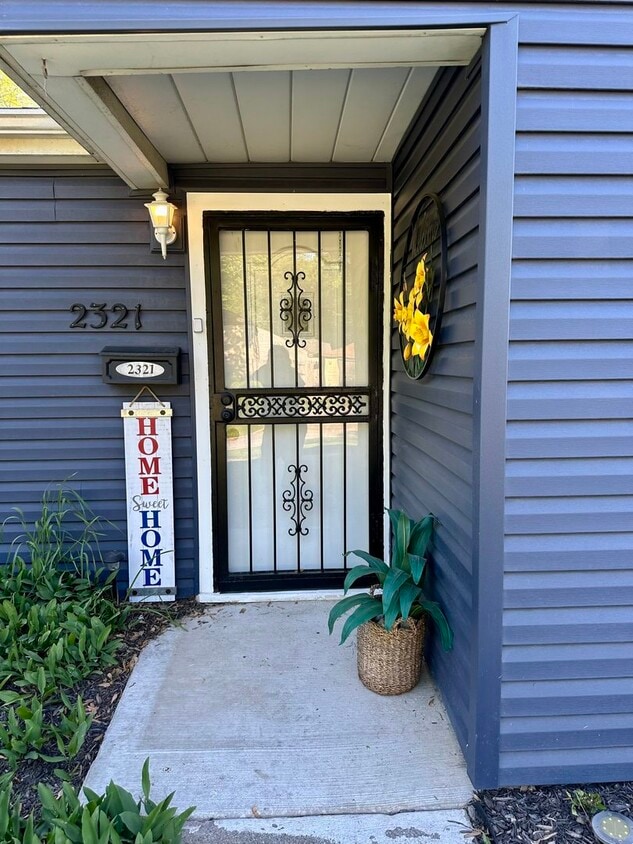 Foto principal - 2321 167th St