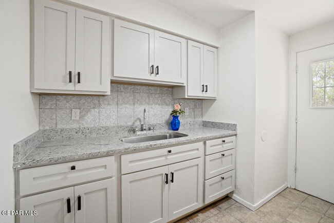 Building Photo - 481 Rio Arriba Dr
