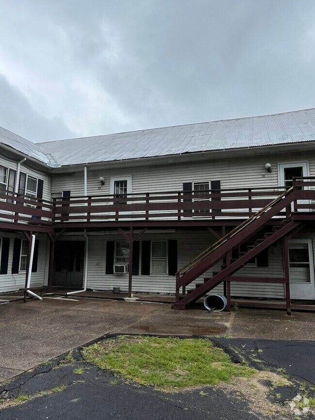 Andover/Coventry Student Apartments for Rent Columbia, CT 10