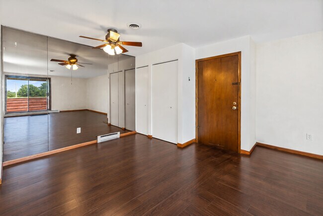 Foto del edificio - 10345 Whitnall Edge Dr