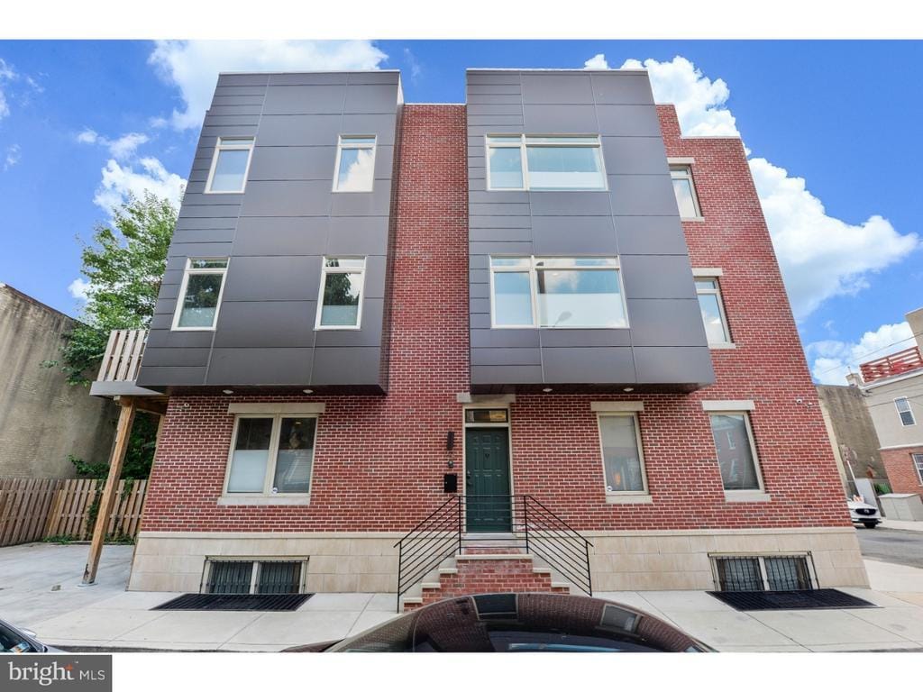 Primary Photo - 1241 S 18th St