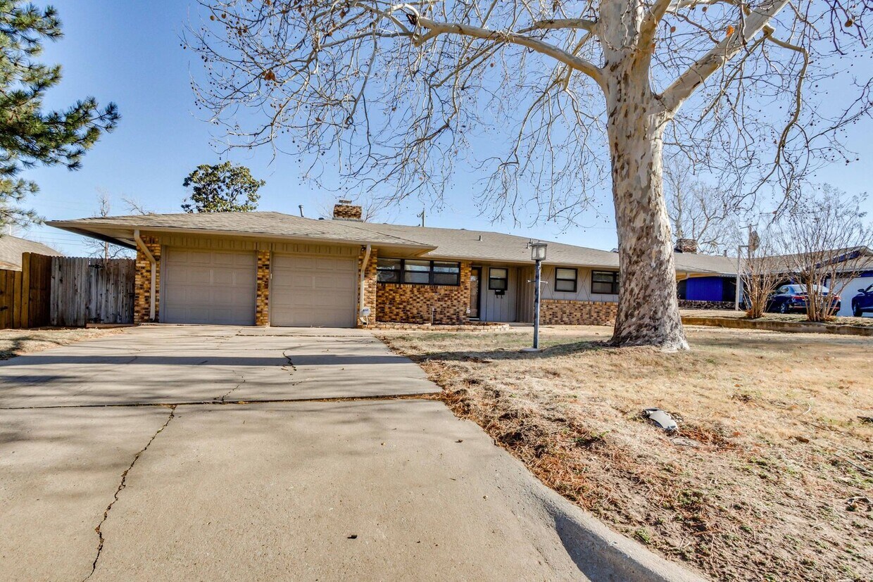 Three bed house in Coronado Heights - Three bed house in Coronado Heights