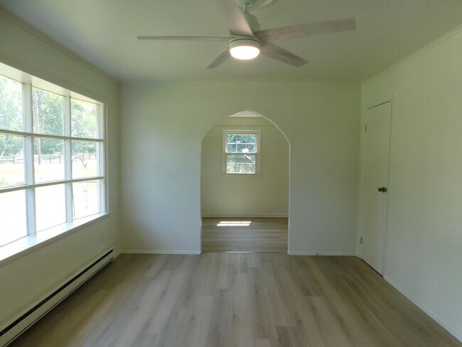 Foto del edificio - Price Reduced!!! $1950/Month