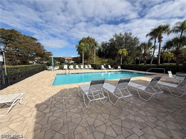 Building Photo - 5640 Northboro Dr