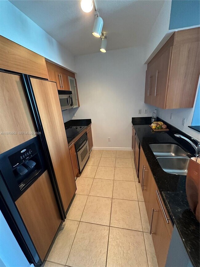 Building Photo - 325 S Biscayne Blvd