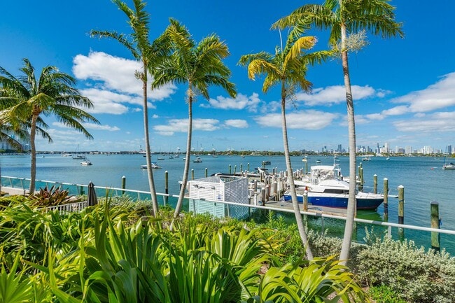 Foto del edificio - 1500 Bay Rd