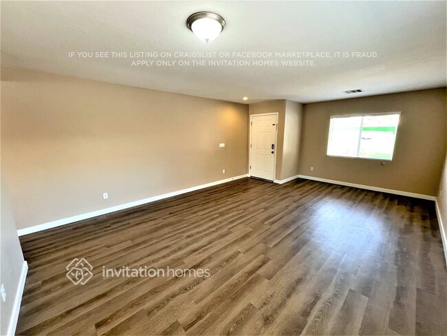 Building Photo - 11619 W Carol Ave