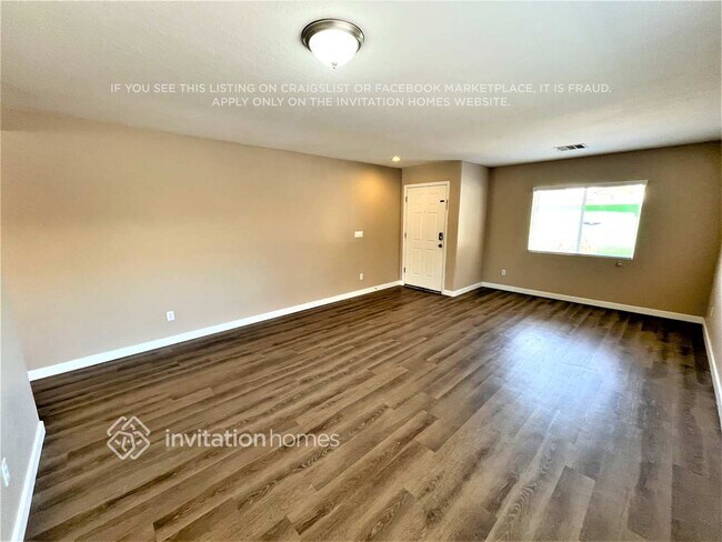 Foto del edificio - 11619 W Carol Ave