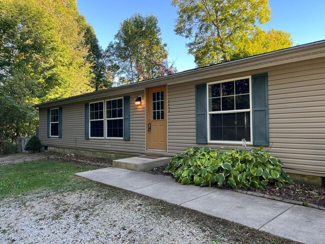 Building Photo - 3 Bedroom Home