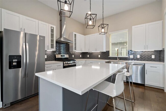 Foto del edificio - 1302 W 23rd St