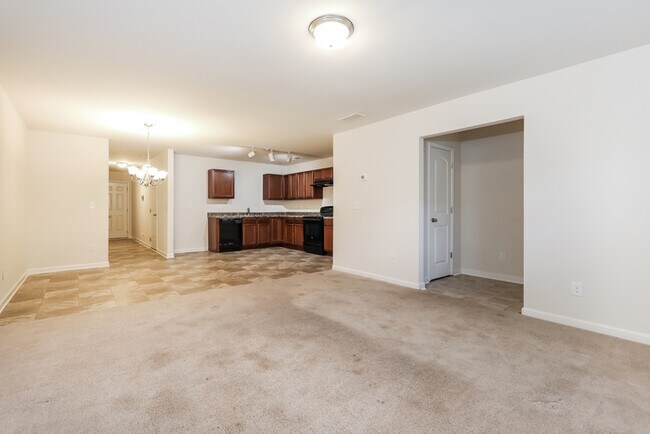 Building Photo - 1300 Forsythia Wy