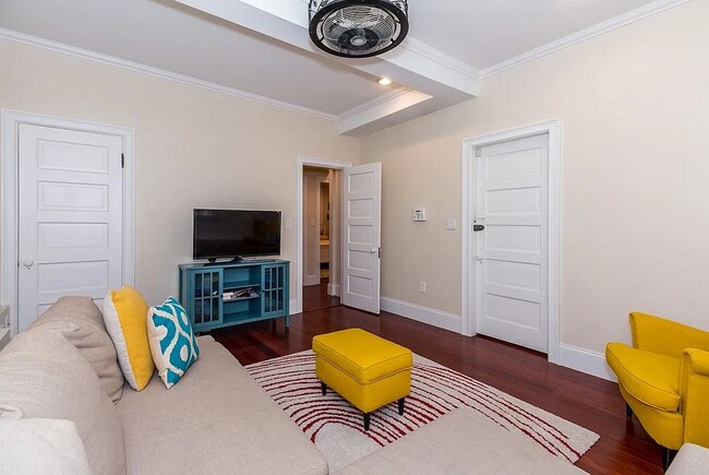Foto del edificio - 1253 Beacon St