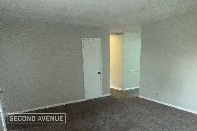 Building Photo - 510 Denise Dr SW