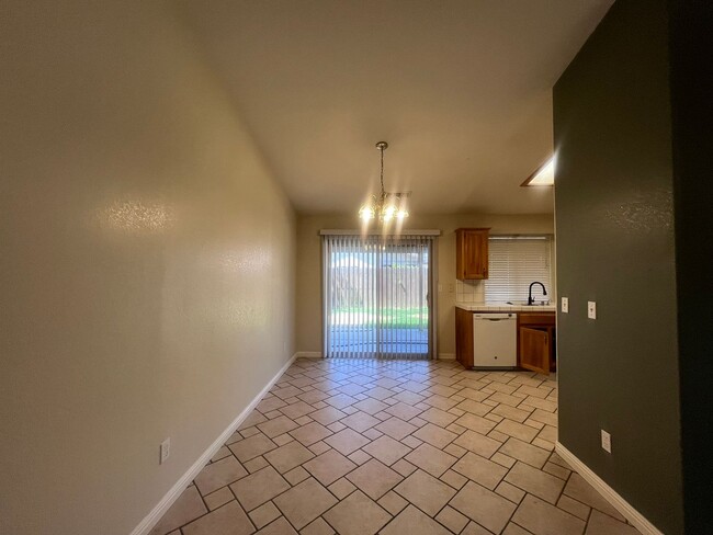 Foto del edificio - 1900 Modoc Ave