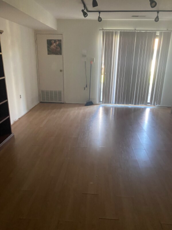 Foto principal - 9926 Haldeman Ave