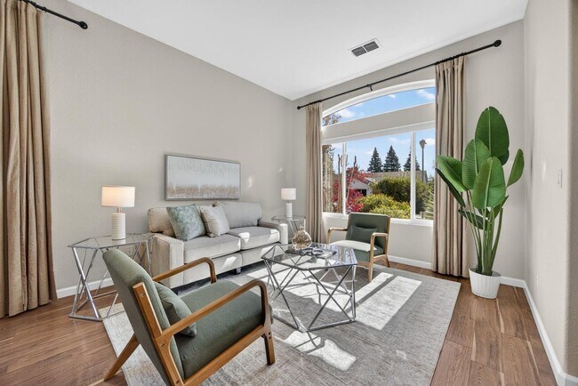 Foto del edificio - 2726 Genesee Dr