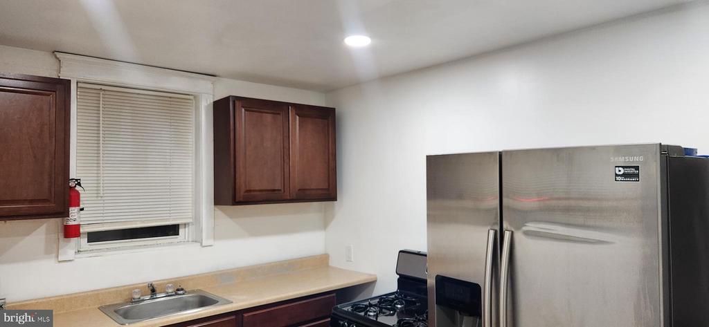 Foto principal - 1299 Sayrs Ave