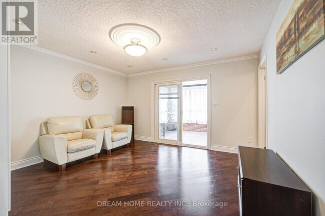 Building Photo - 98 Weldrick Rd W