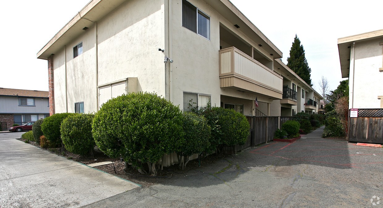 Building Photo - El Prado Apartments