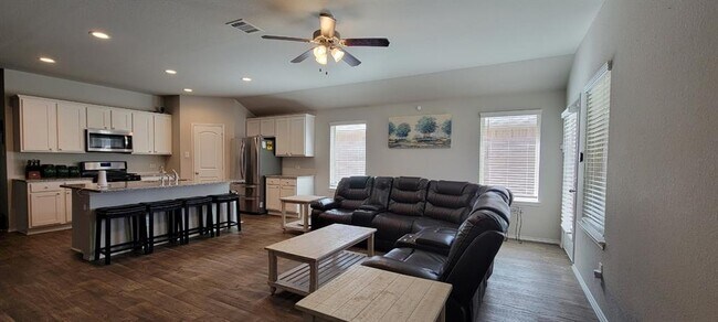 Building Photo - 22818 Panaro River Dr