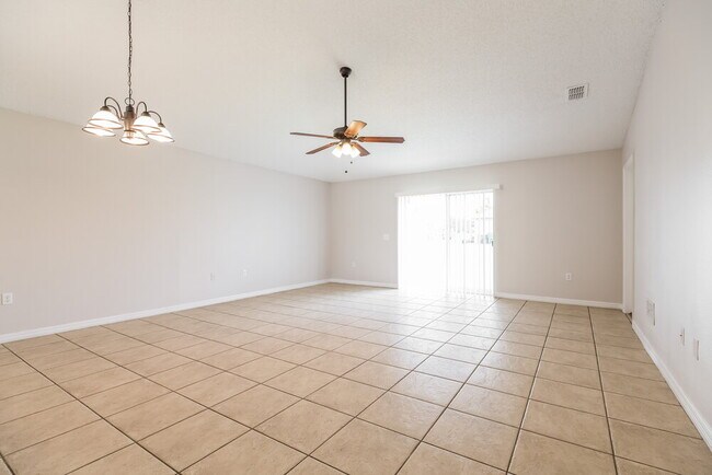 Building Photo - 221 Timbercreek Pines Cir