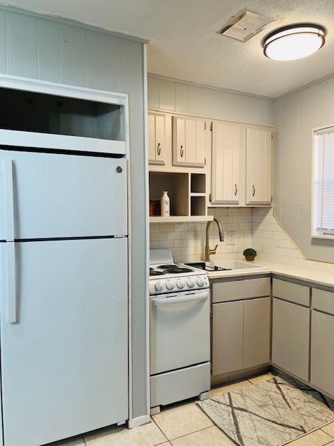 Foto del edificio - 228 Country Club Rd