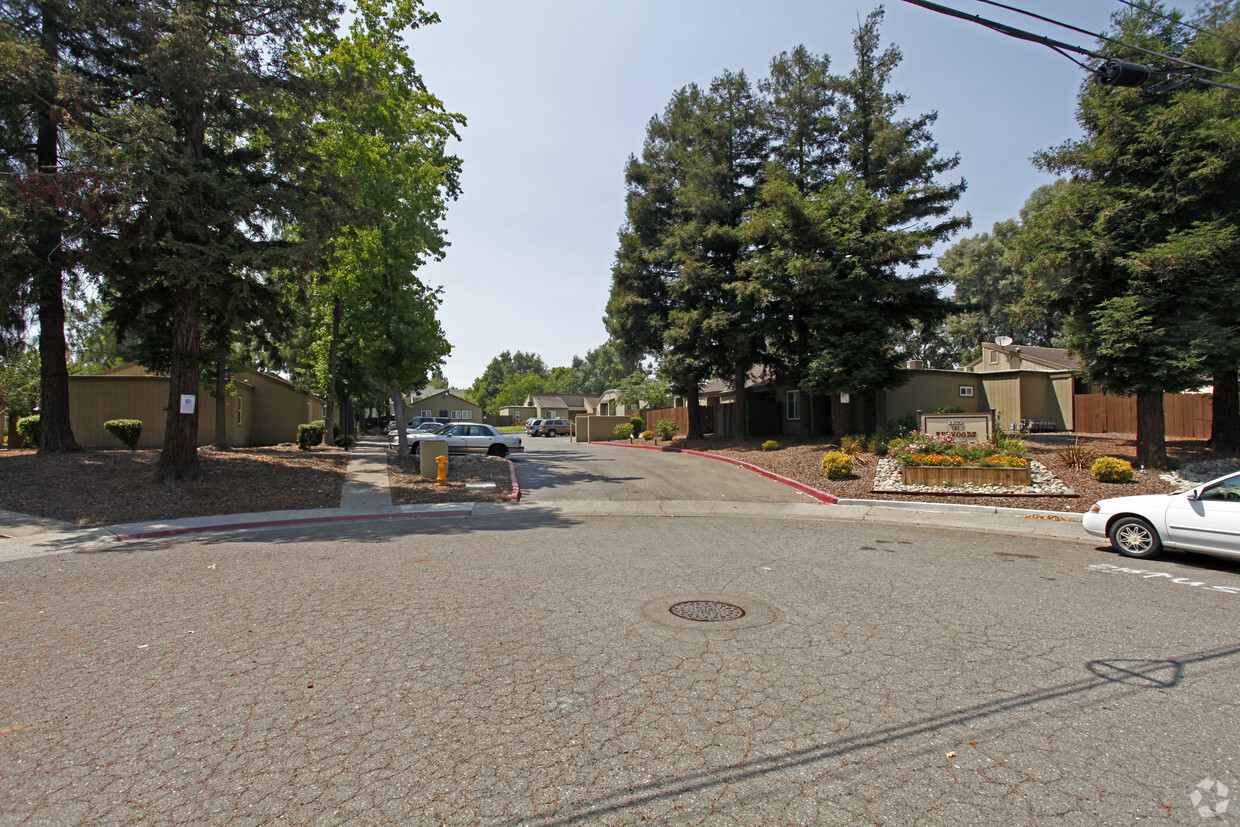 Foto del edificio - The Redwoods