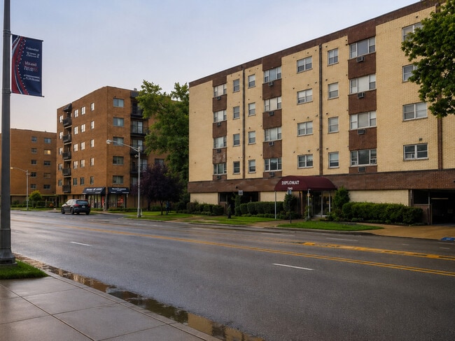 Building Photo - 7840 W North Ave