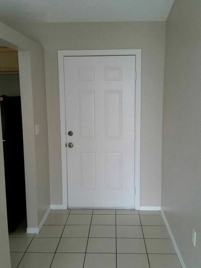Building Photo - Charming 3/2 in Poinciana