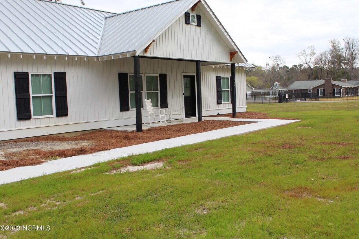 317 Stone Chimney Rd SW, Supply, NC 28462 House Rental in Supply, NC