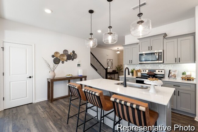 Foto del edificio - 3BD/2.5 Townhome minute from I-85
