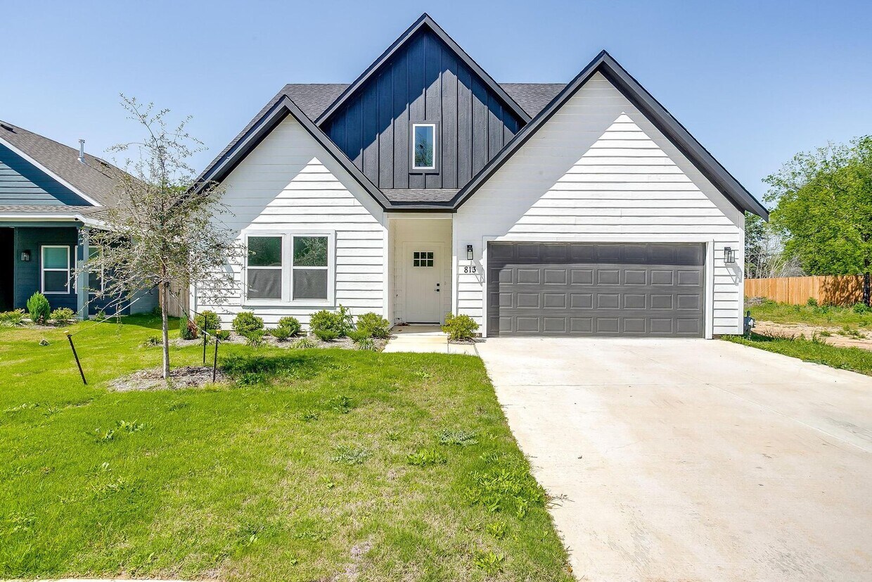 Primary Photo - Beautiful, new construction home located o...