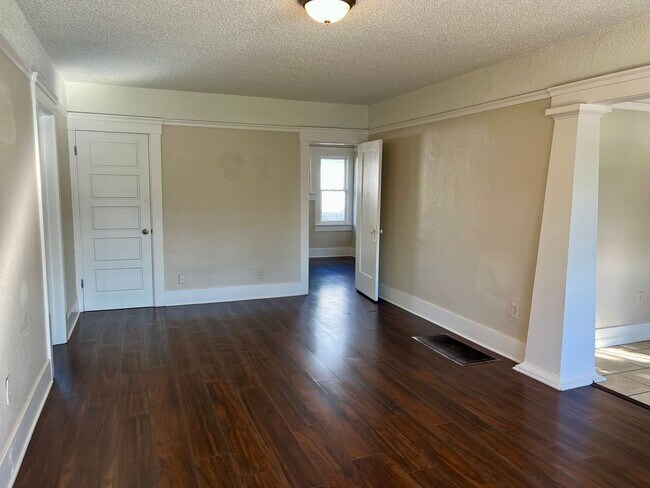 Foto del edificio - 1042 N Harrison Ave