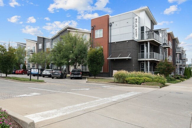 Building Photo - 1118 Litton Ave
