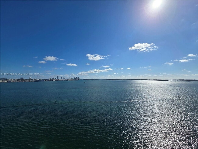 Building Photo - 800 Claughton Island Dr