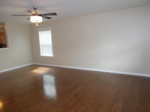 Building Photo - 147 Collenton Ln