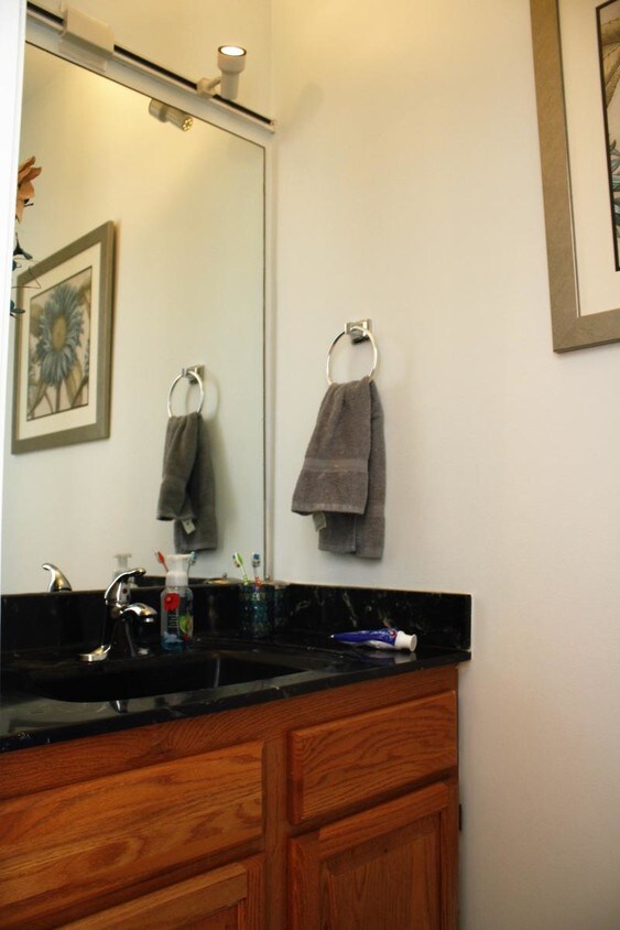 Foto principal - 4219 Harrington Ln