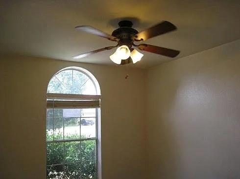 Foto del edificio - 1310 Waterfall Ave