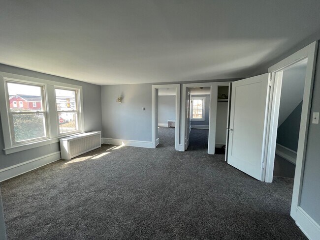Living Room/Den - 1 E Roland Rd