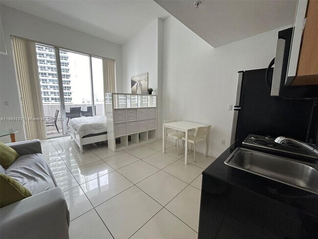 Foto del edificio - 1750 N Bayshore Dr