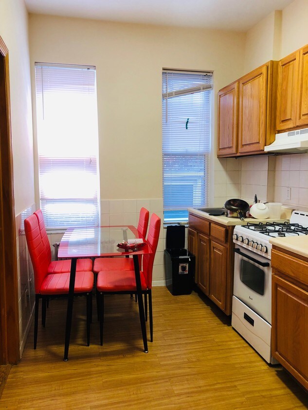 Primary Photo - 24-19 Steinway St
