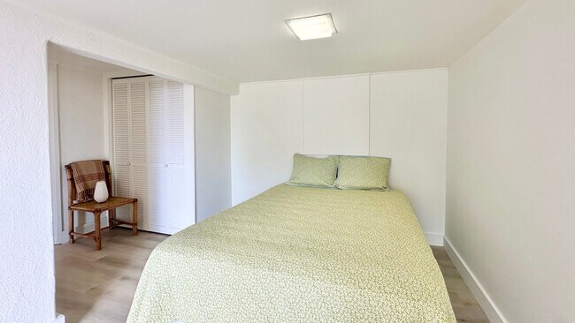 Foto del edificio - Available NOW - Newly Renovated Studio wit...